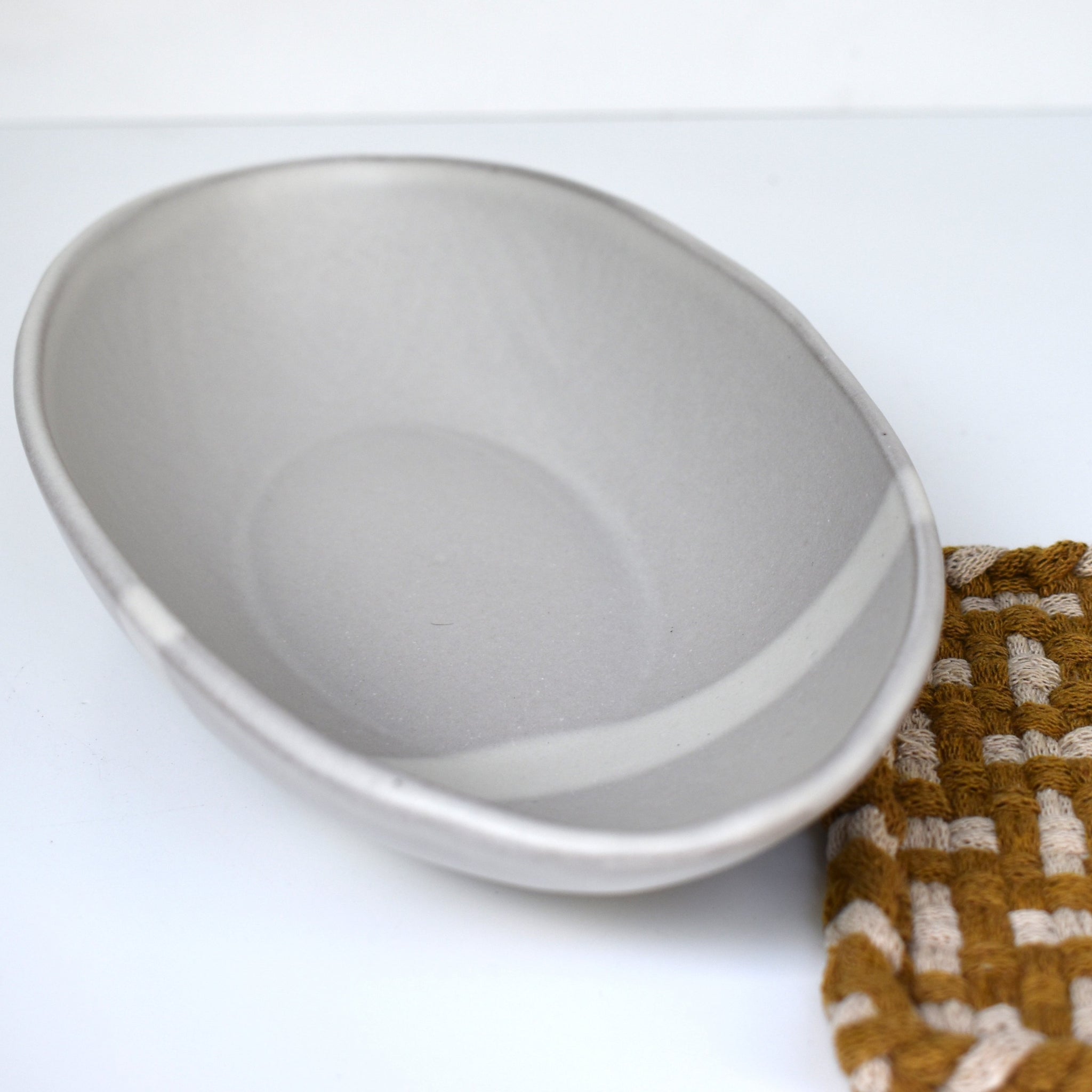 oval, ceramic, serving, bowl, white. 